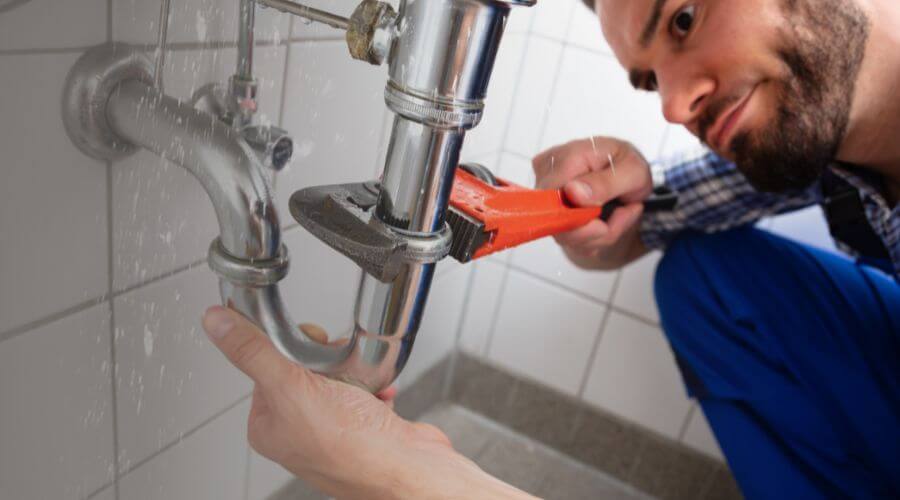 Professional clogged toilet repair services in Elk Creek, MO